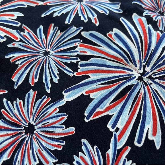 Crown & Ivy | NWOT✨ Firework Printed Patriotic Crochet Trim Skort - Picture 5 of 10